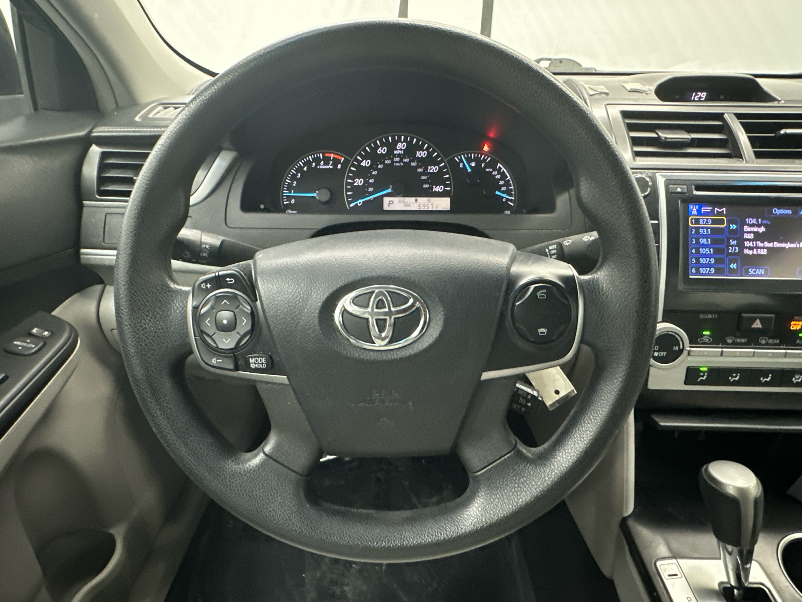 2013 Toyota Camry LE 24