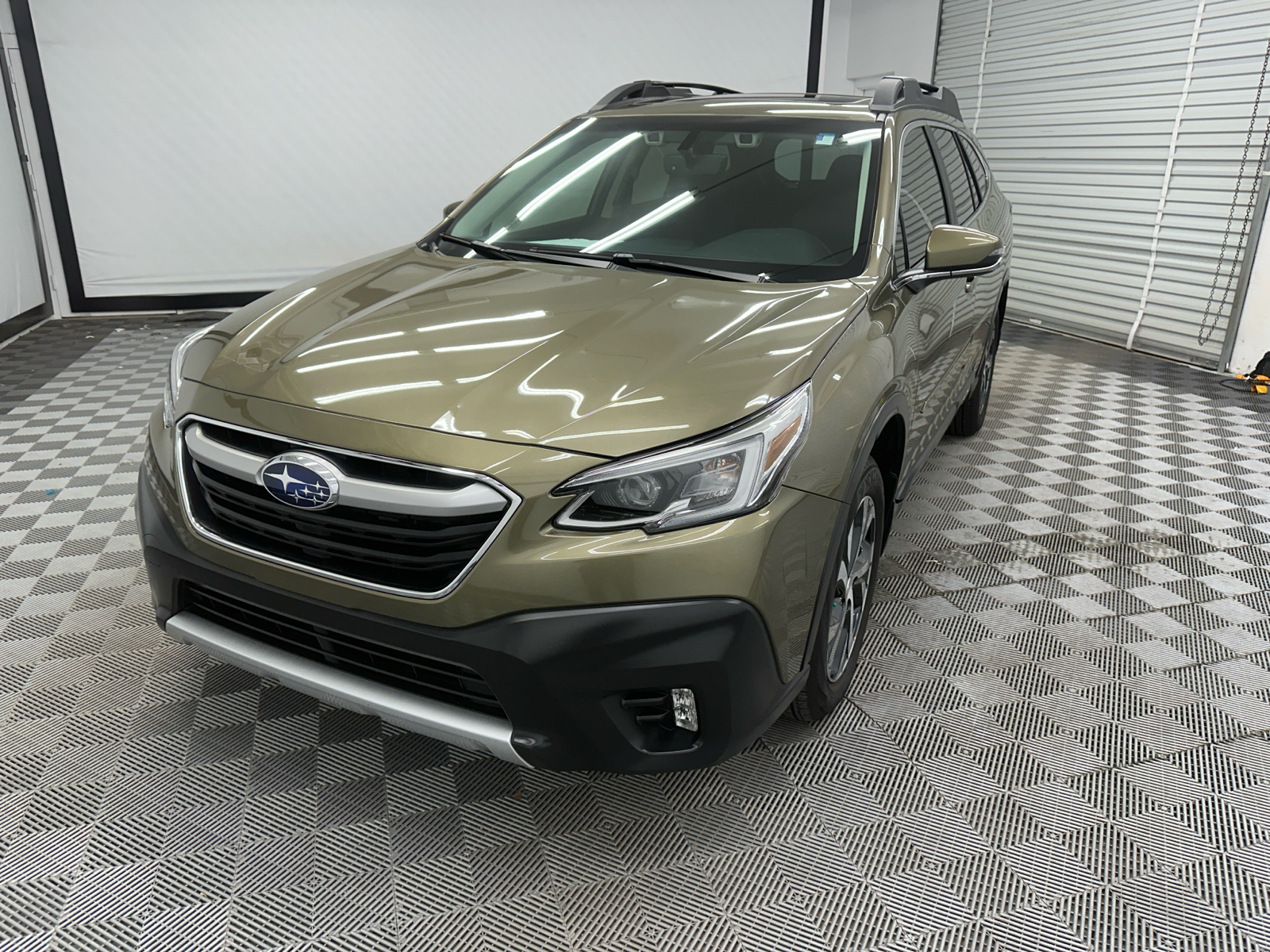 2020 Subaru Outback Limited XT 1