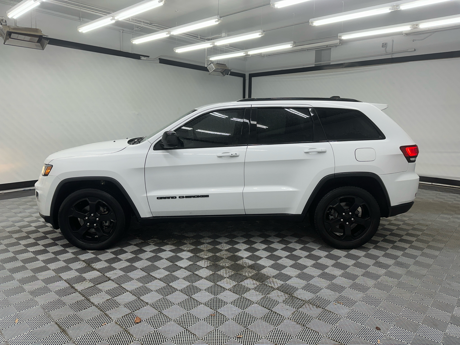 2019 Jeep Grand Cherokee Upland Edition 2