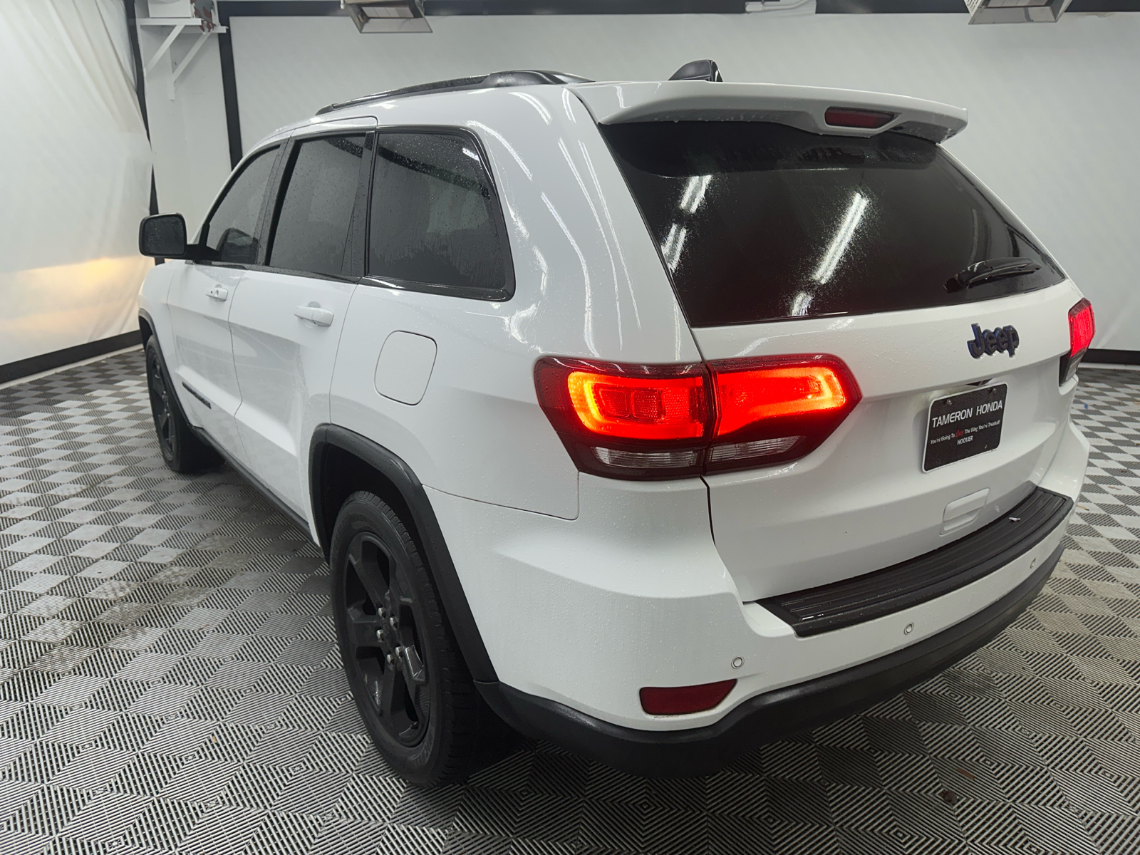 2019 Jeep Grand Cherokee Upland Edition 3