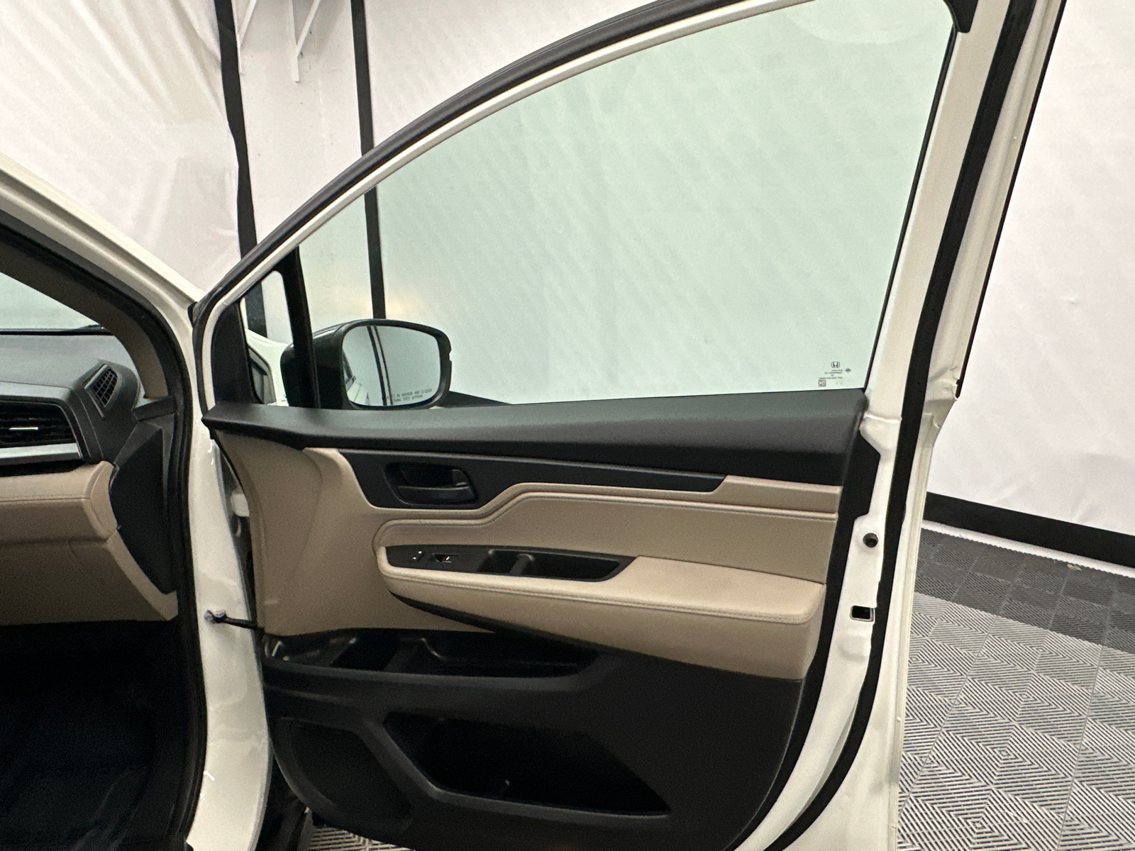 2019 Honda Odyssey LX 16