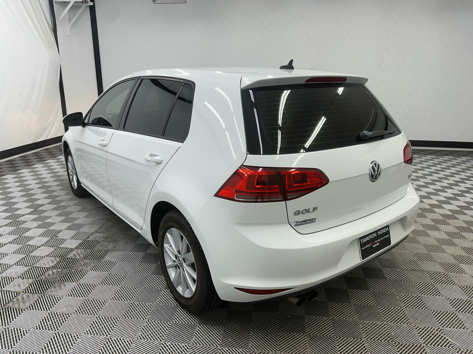 2016 Volkswagen Golf TSI S 4-Door 3