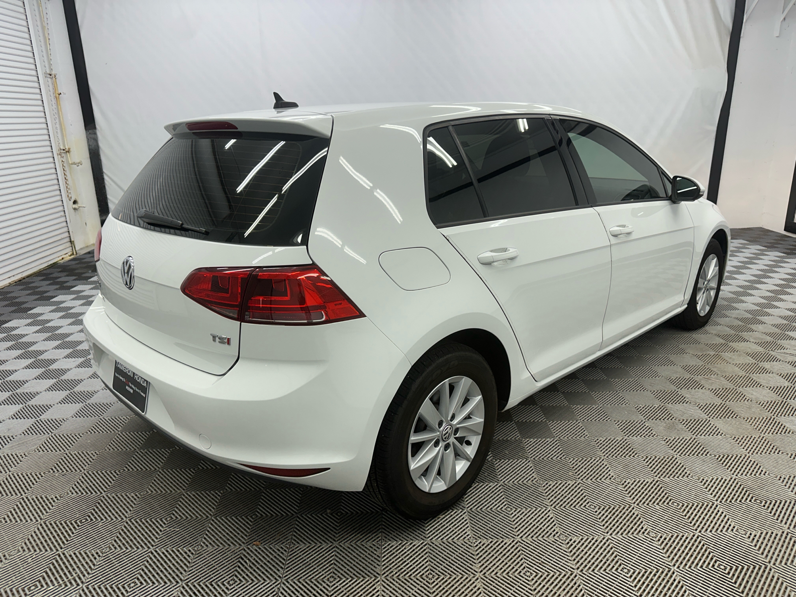 2016 Volkswagen Golf TSI S 4-Door 5