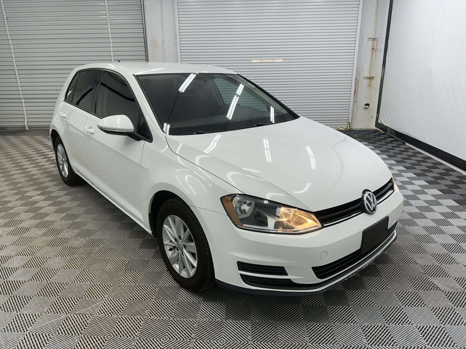 2016 Volkswagen Golf TSI S 4-Door 7