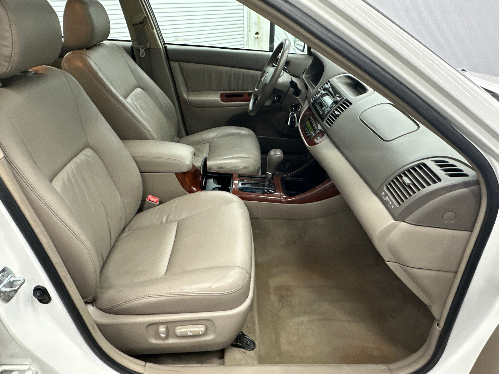 2004 Toyota Camry XLE 14