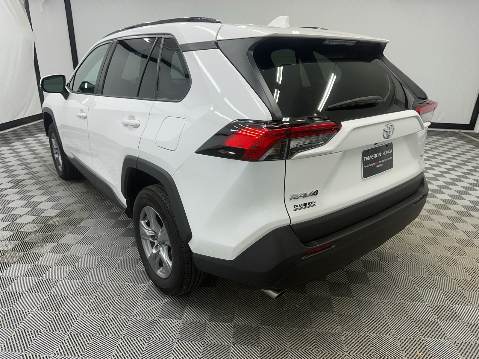 2022 Toyota RAV4 XLE 3