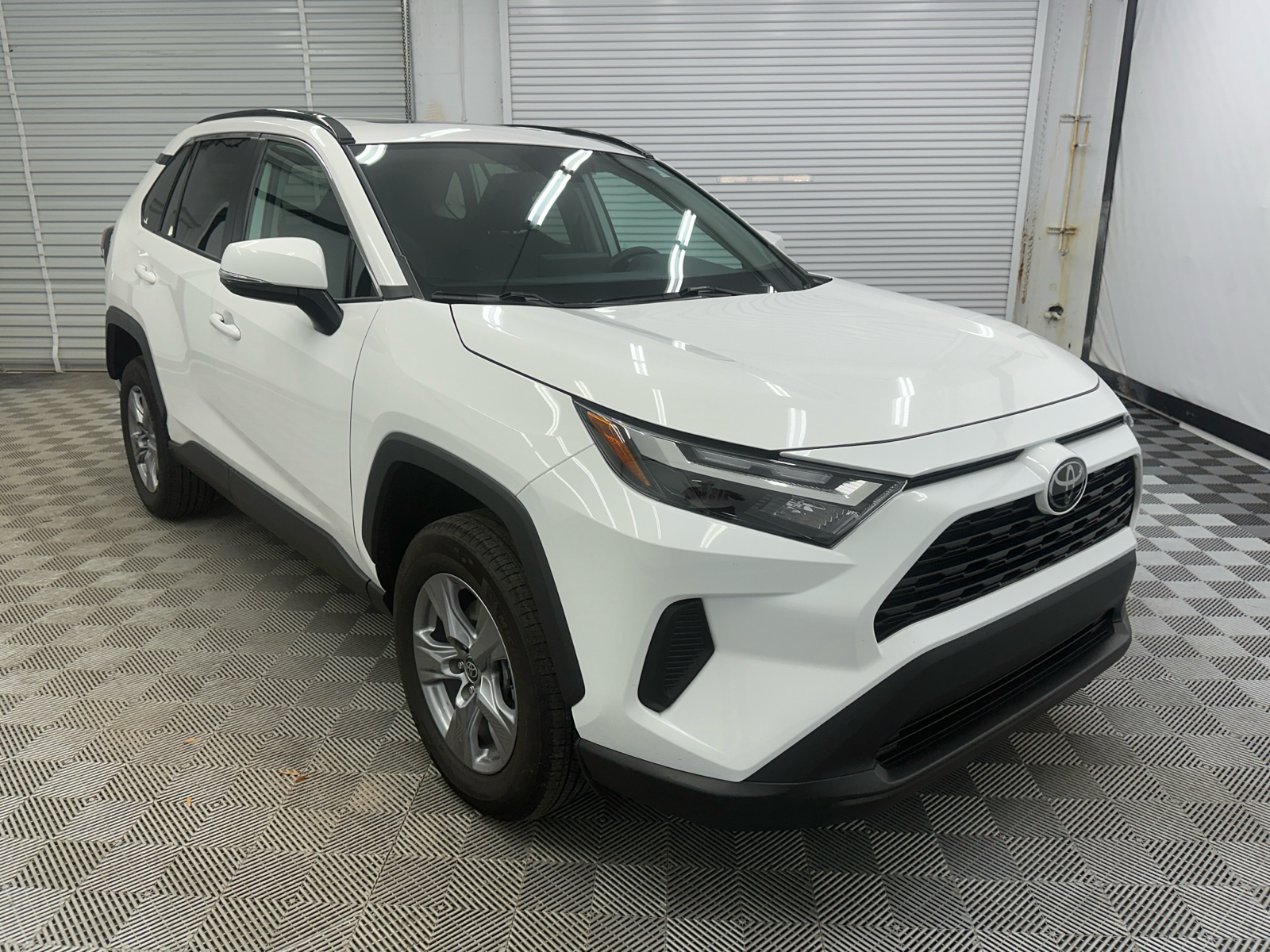 2022 Toyota RAV4 XLE 7