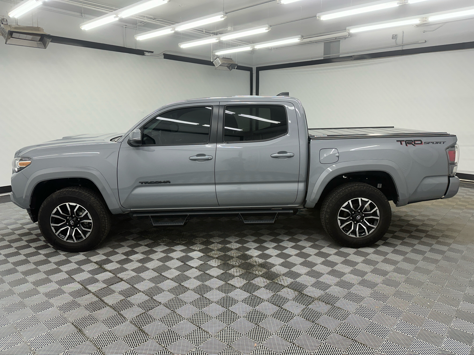 2021 Toyota Tacoma TRD Sport 2