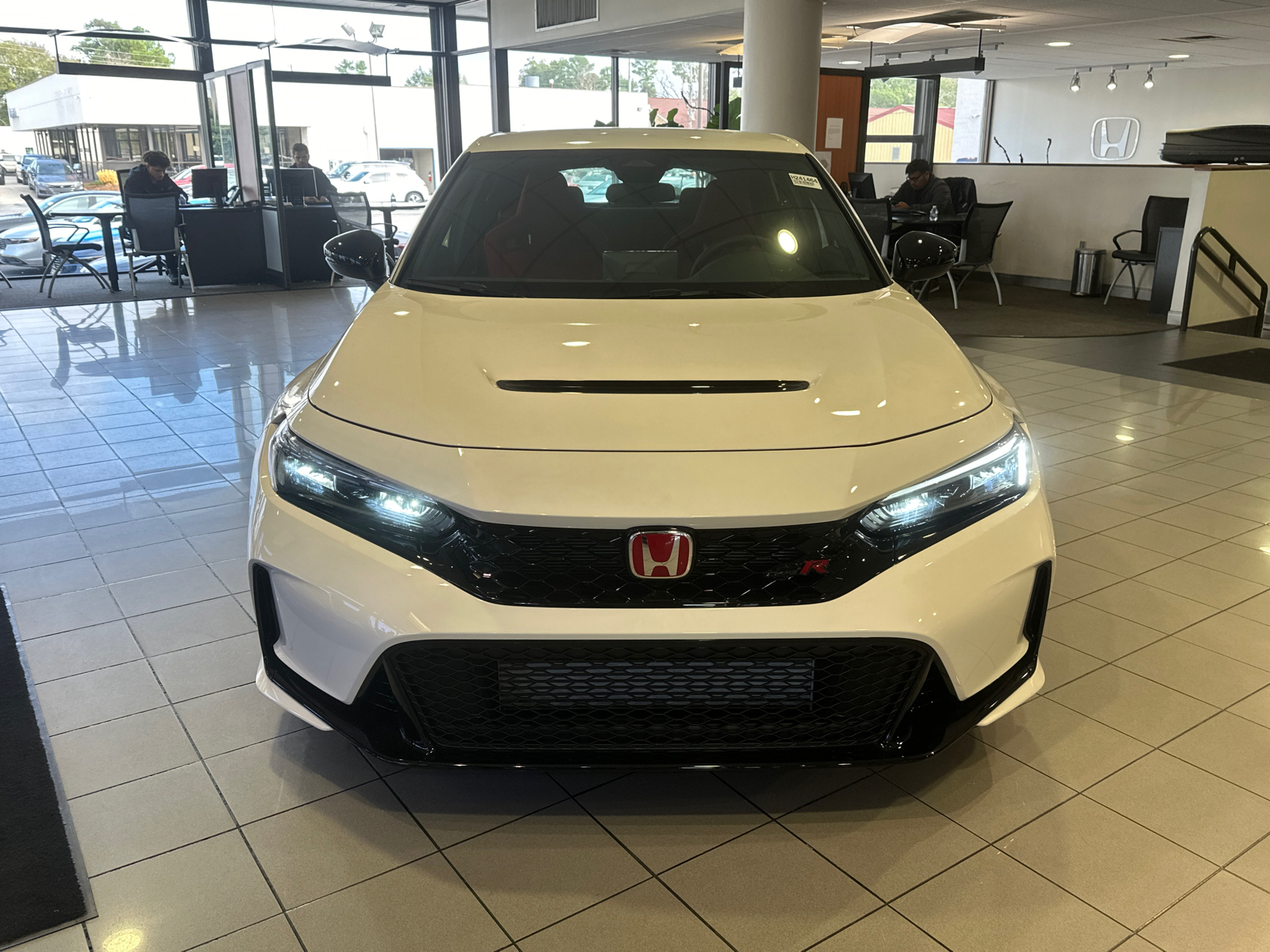 2024 Honda Civic Type R Base 8