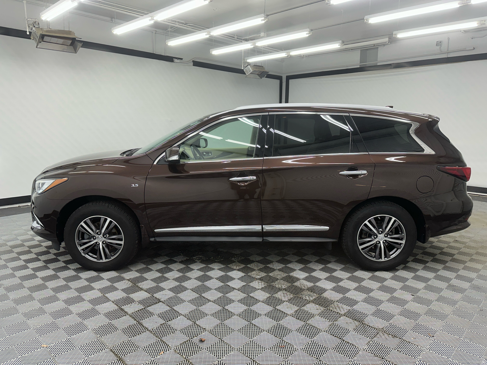 2019 INFINITI QX60 LUXE 2