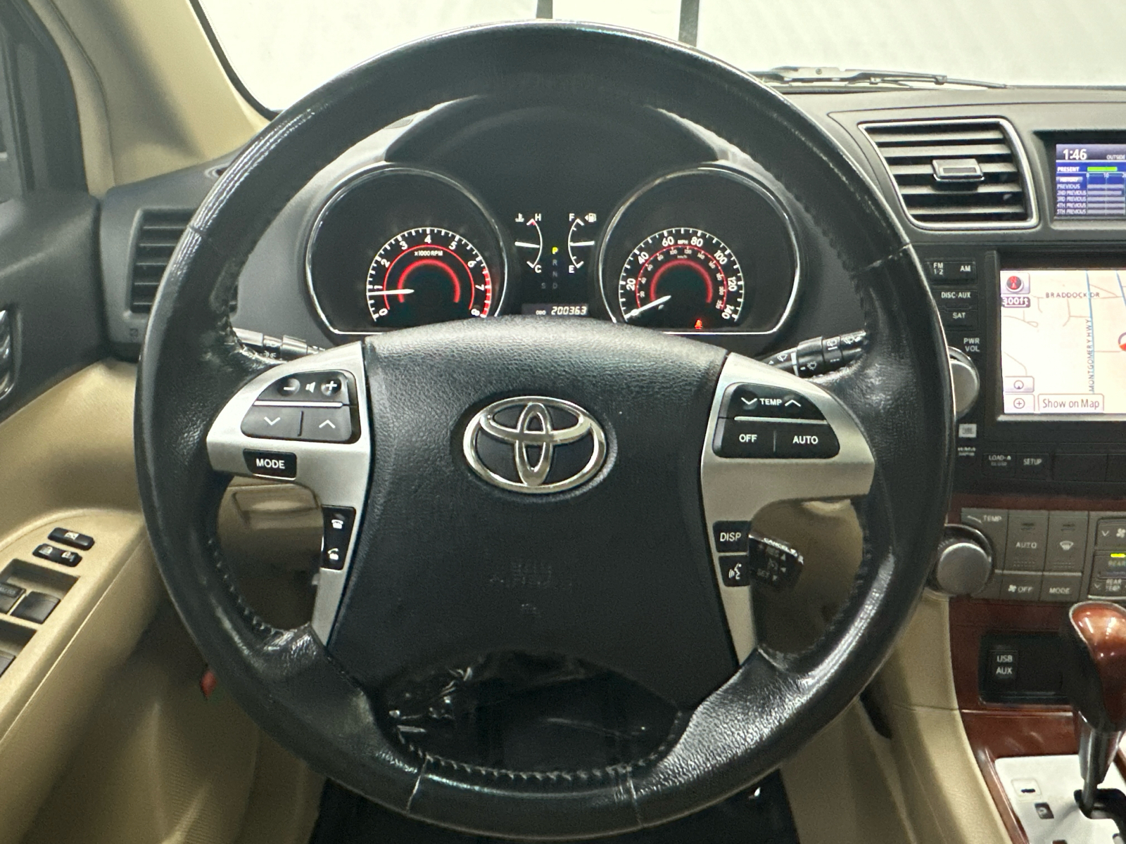2011 Toyota Highlander Limited 26