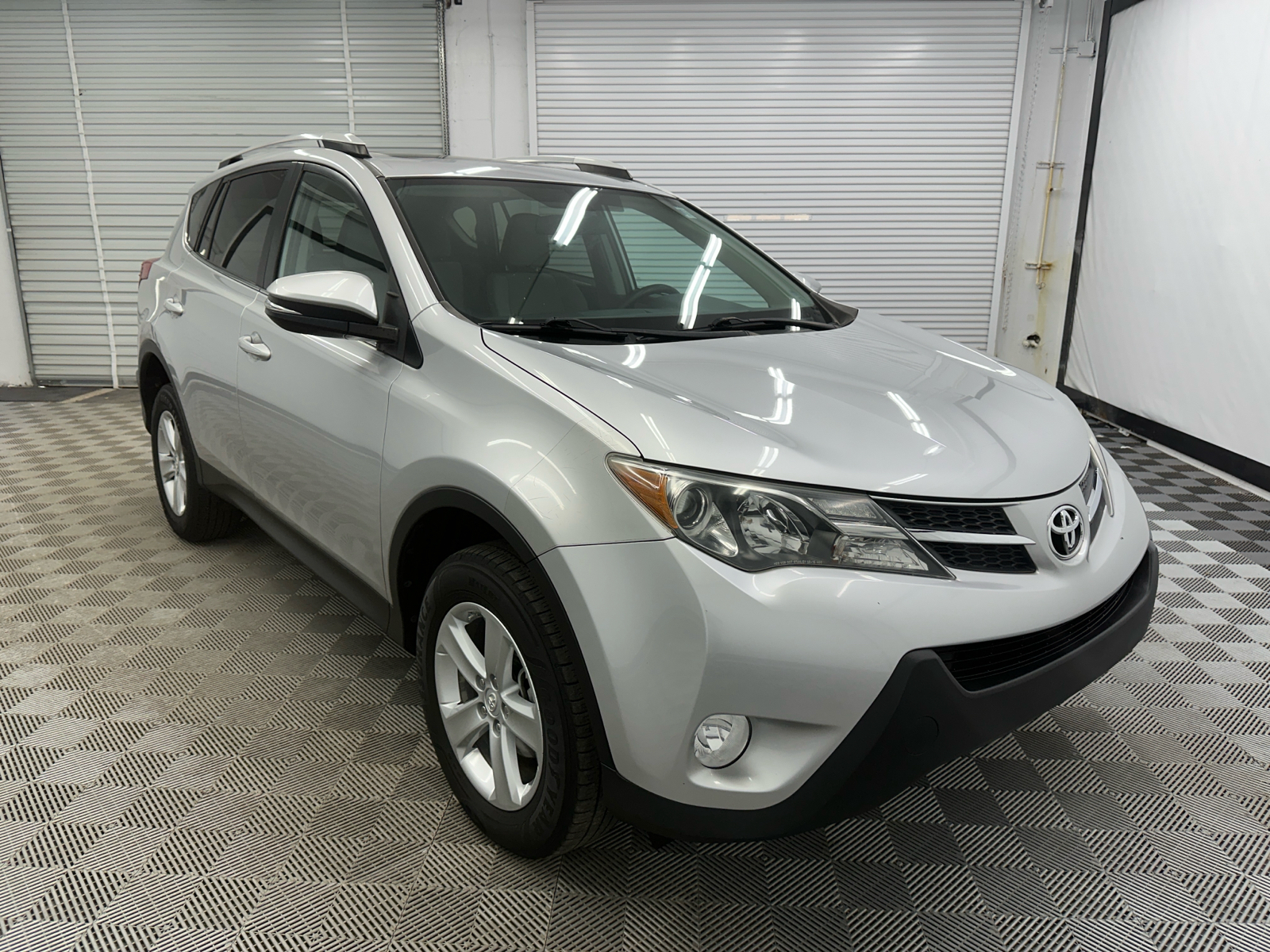 2014 Toyota RAV4 XLE 7