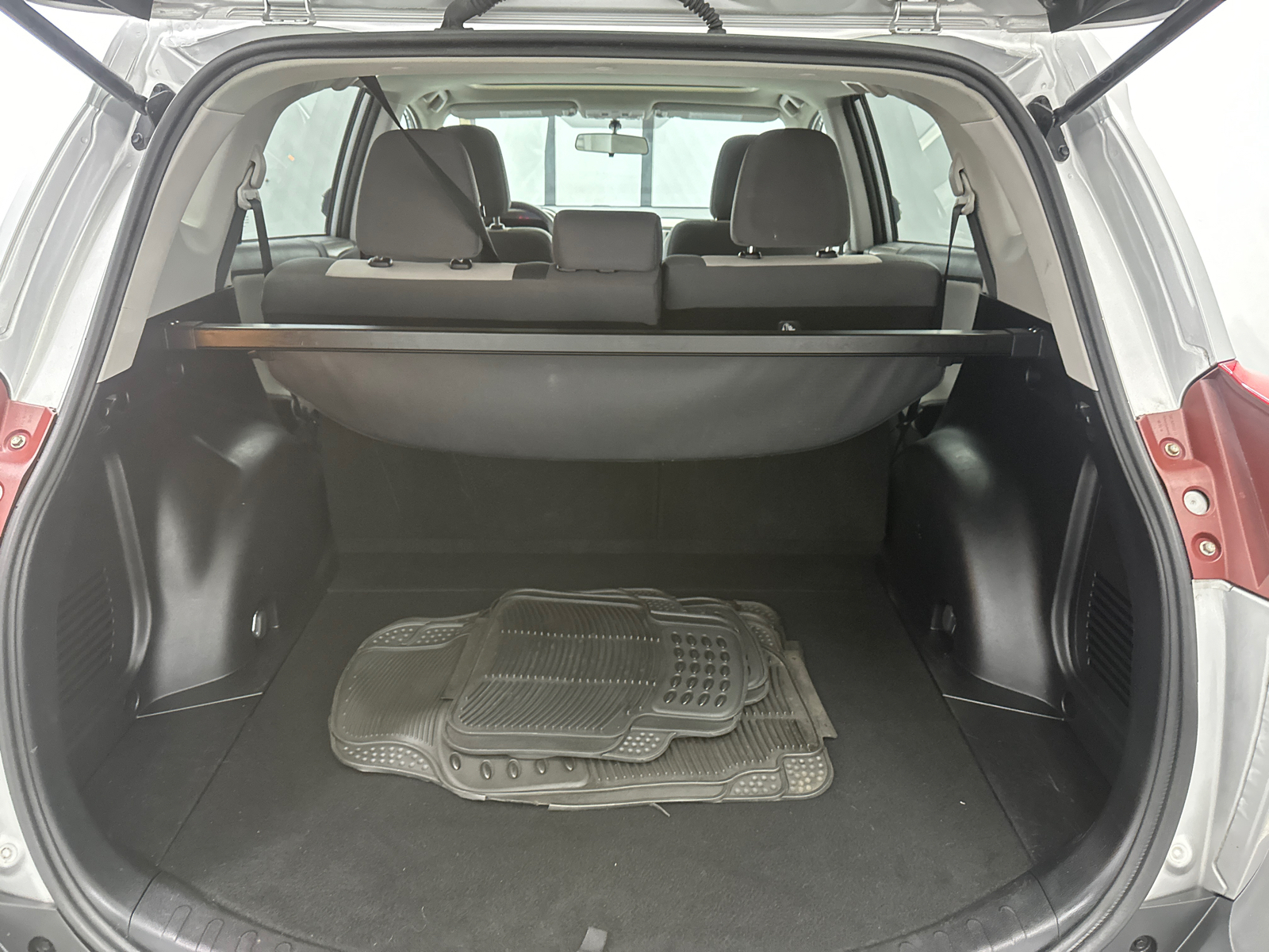 2014 Toyota RAV4 XLE 18