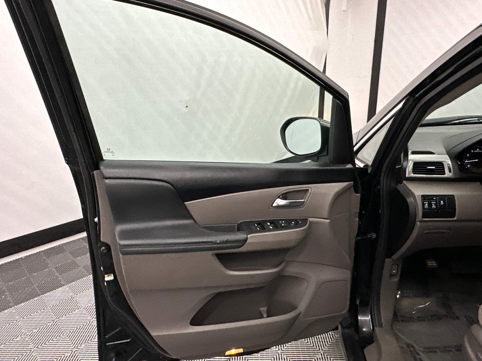 2014 Honda Odyssey EX 11