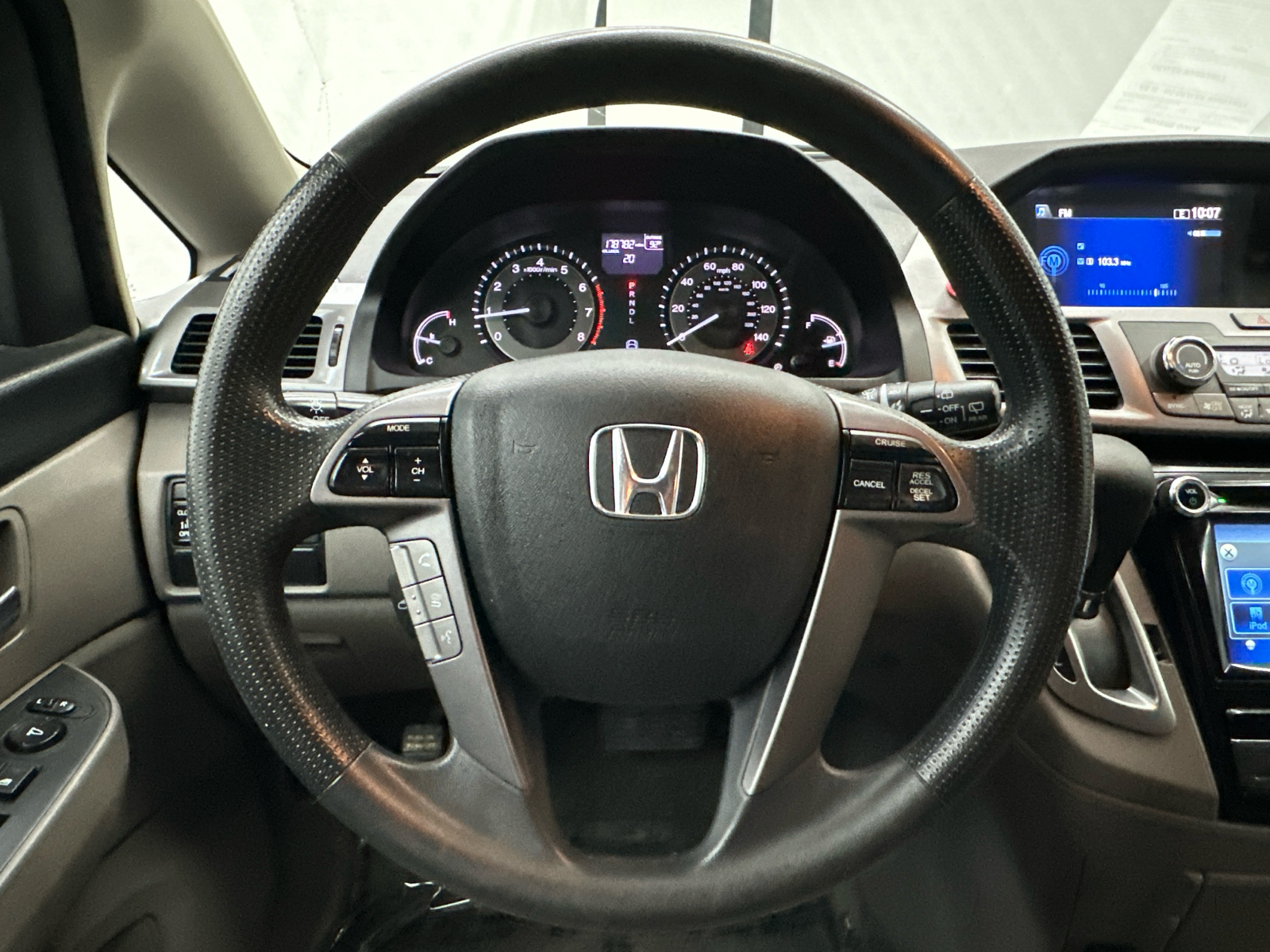 2014 Honda Odyssey EX 26