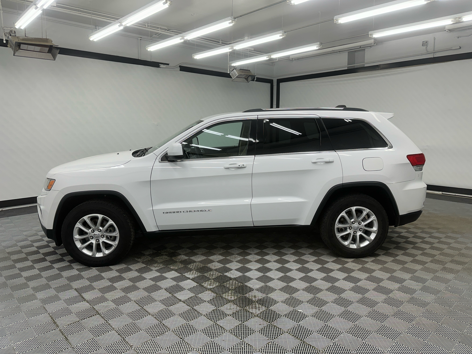 2015 Jeep Grand Cherokee Laredo 2