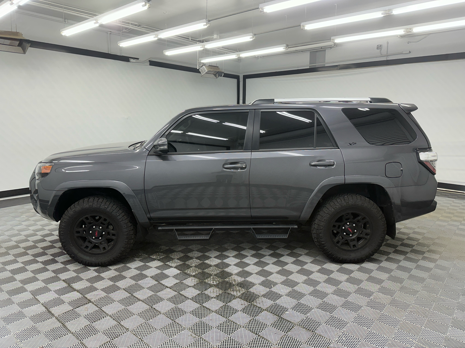 2023 Toyota 4Runner SR5 Premium 2