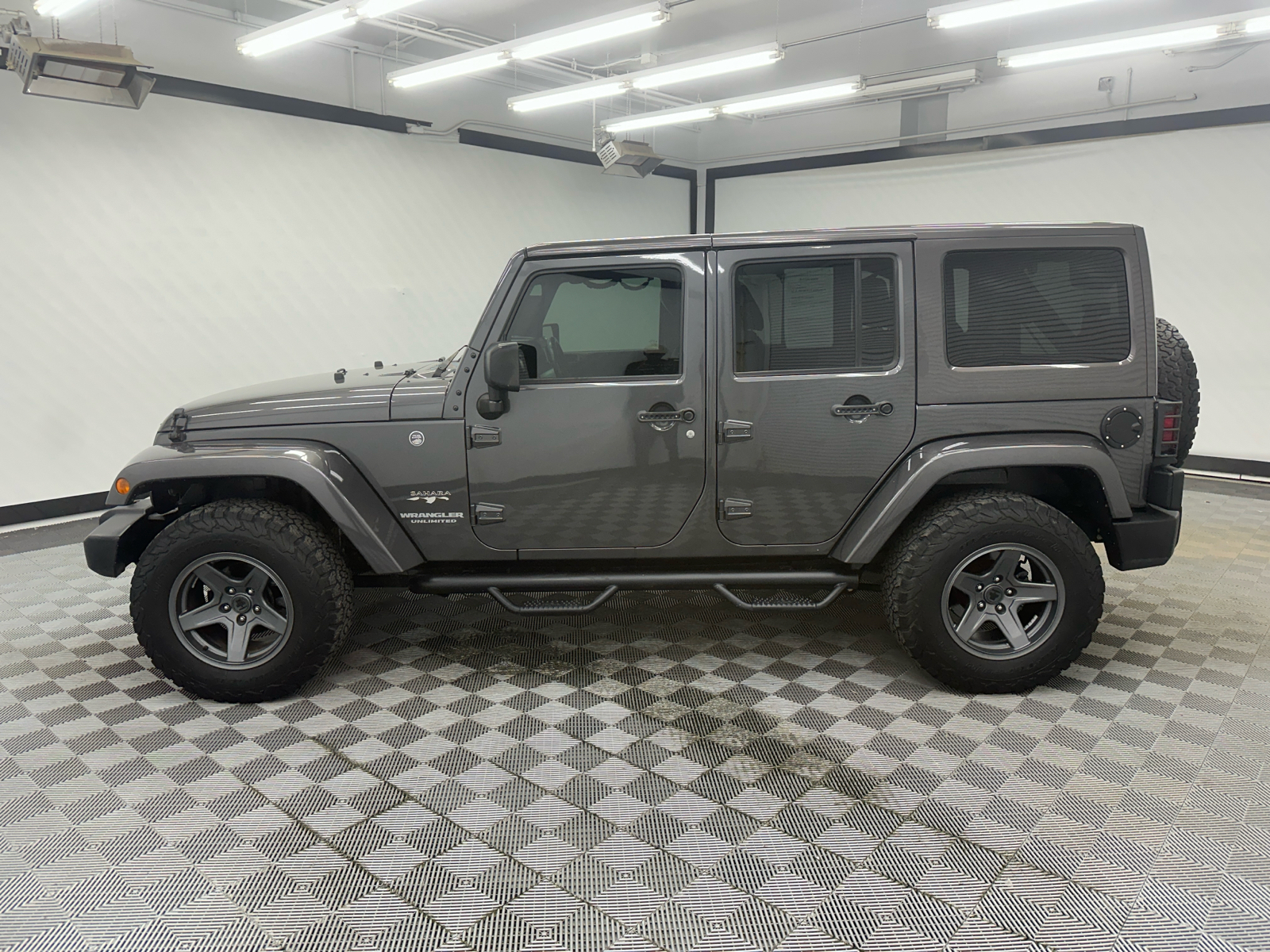 2017 Jeep Wrangler Unlimited Sahara 2