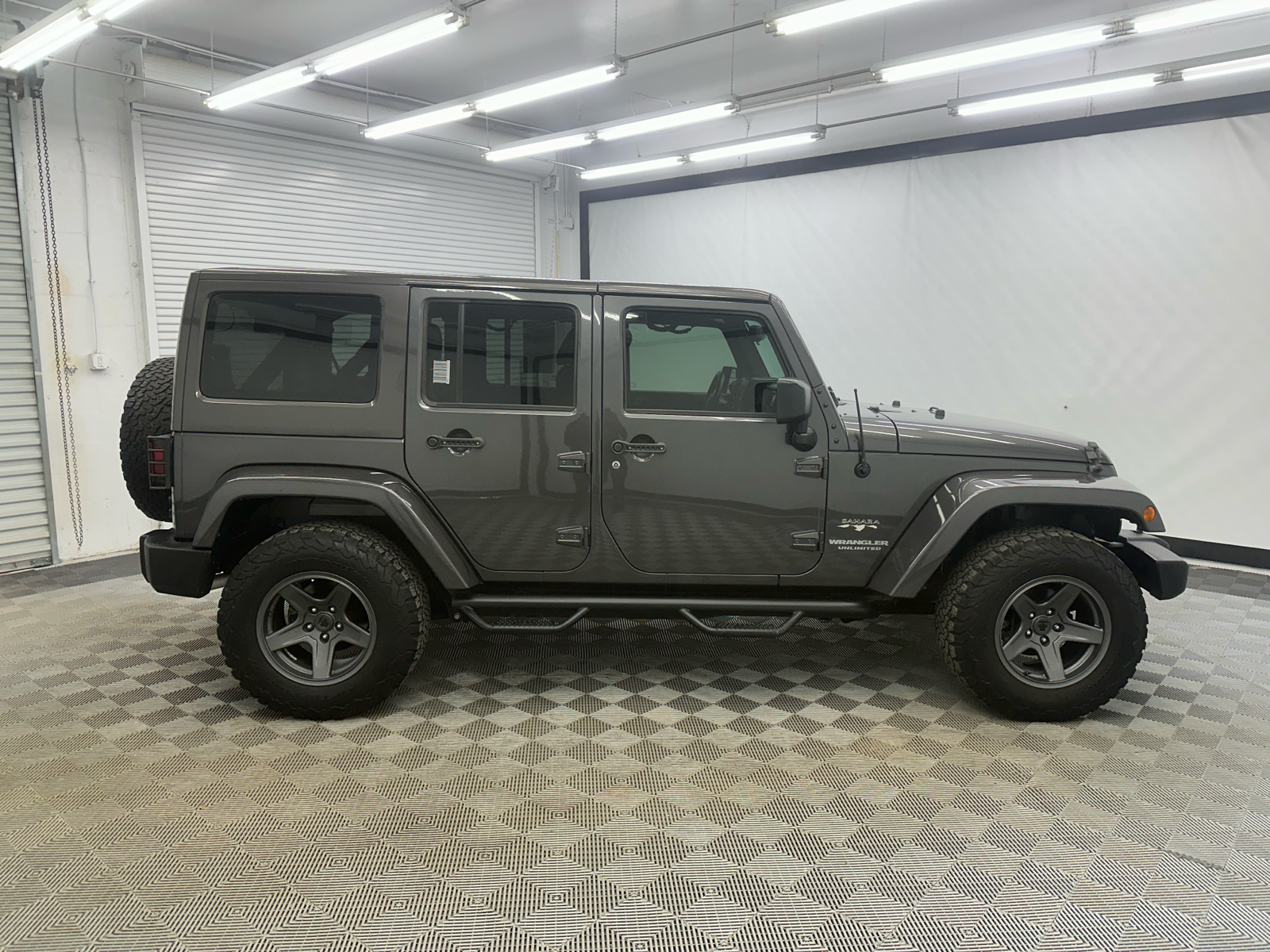 2017 Jeep Wrangler Unlimited Sahara 6