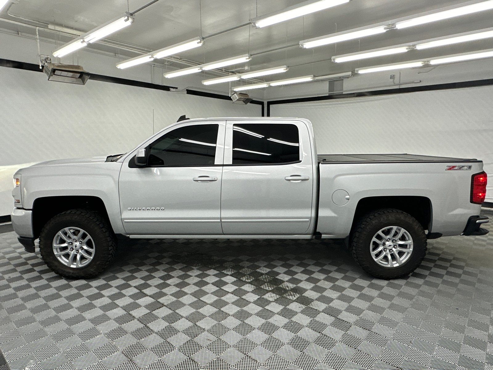 2016 Chevrolet Silverado 1500 LT 2