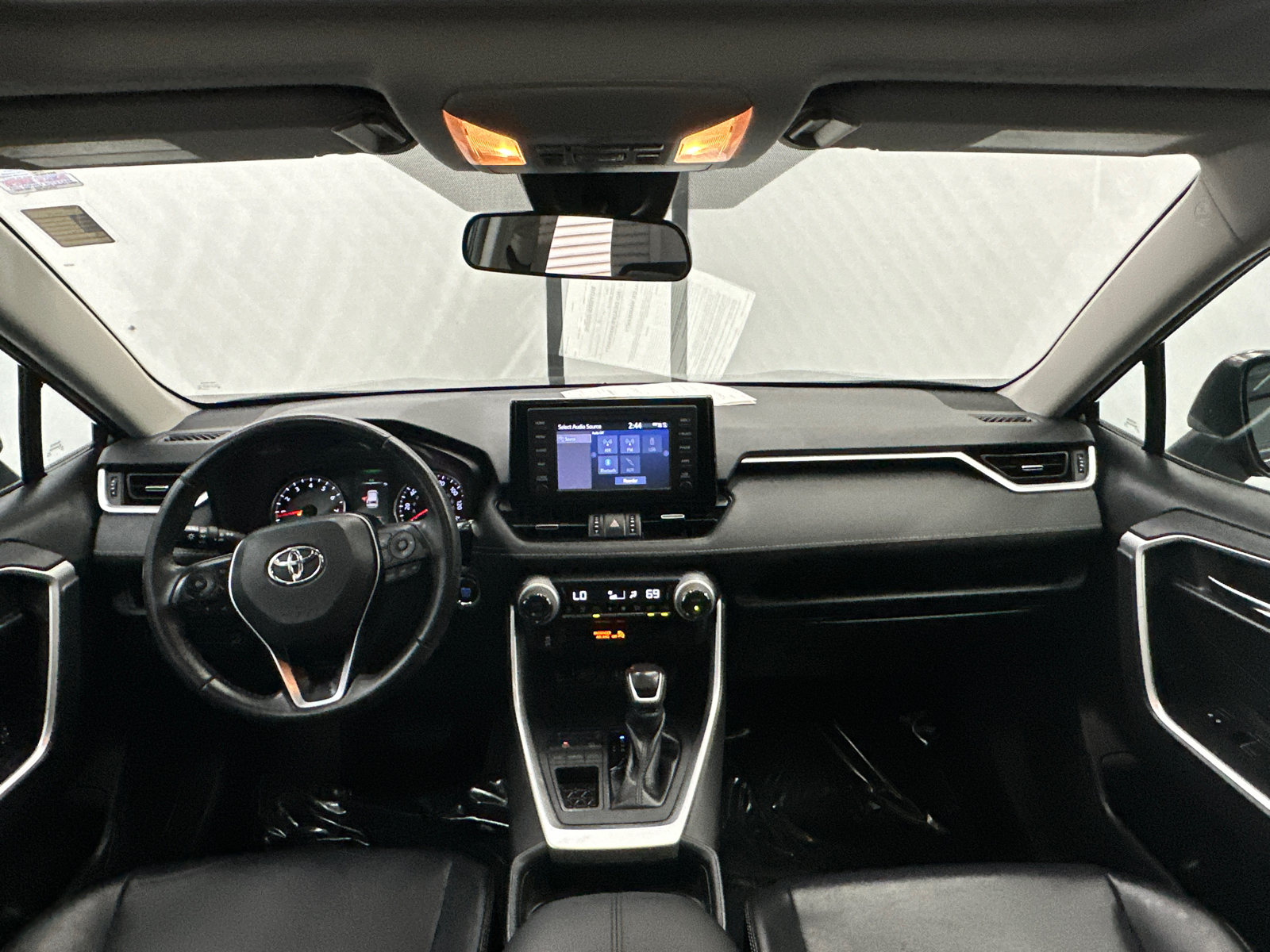 2019 Toyota RAV4 XLE Premium 24