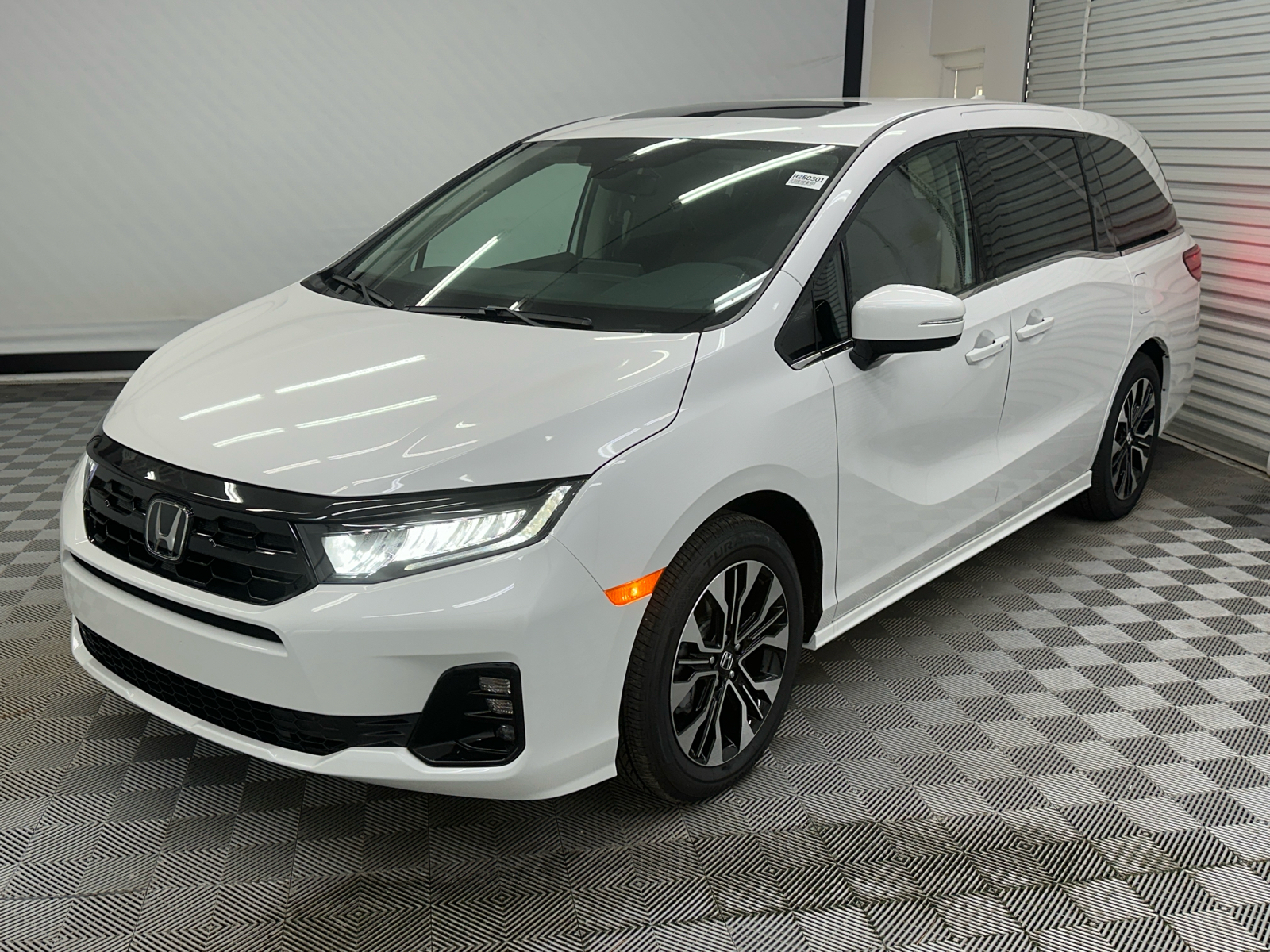 2025 Honda Odyssey Elite 1