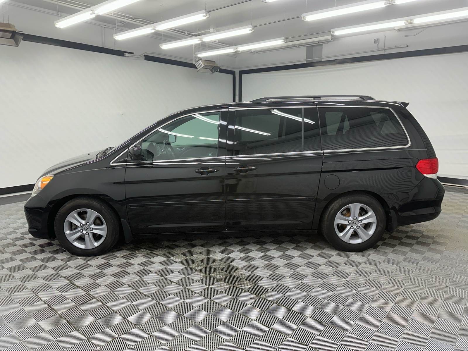 2010 Honda Odyssey Touring 2