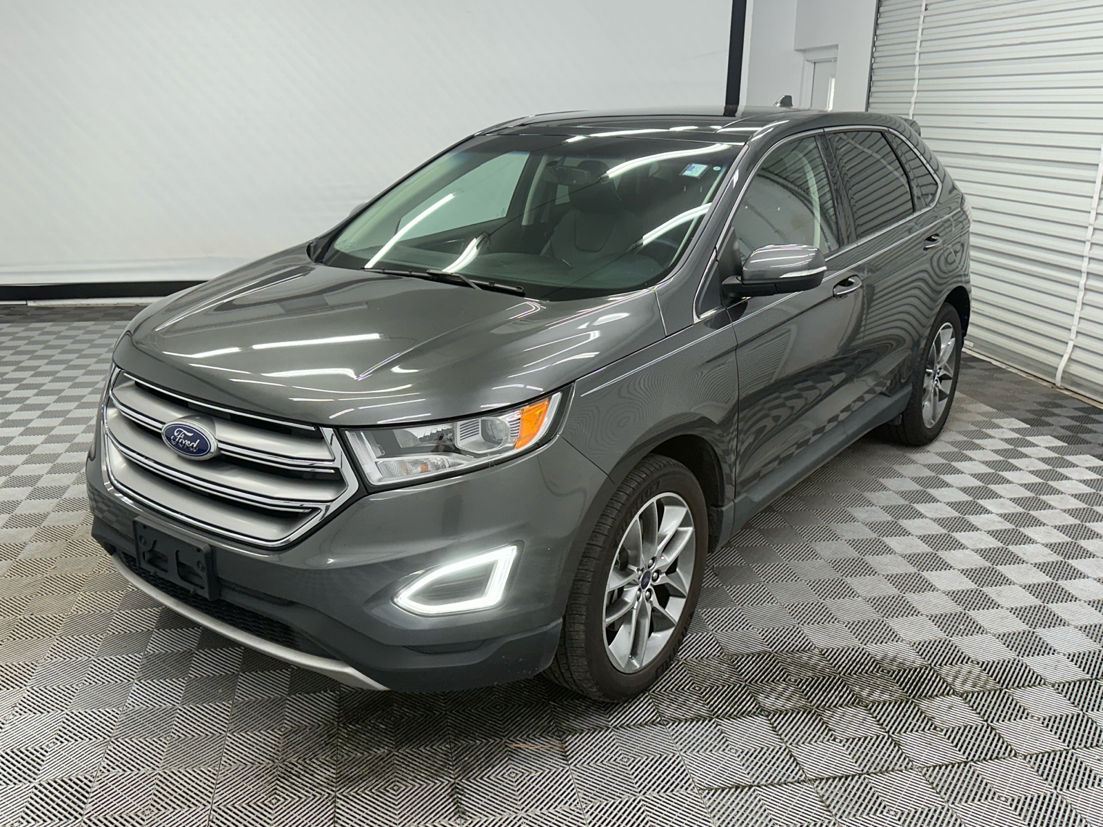 2016 Ford Edge Titanium 1