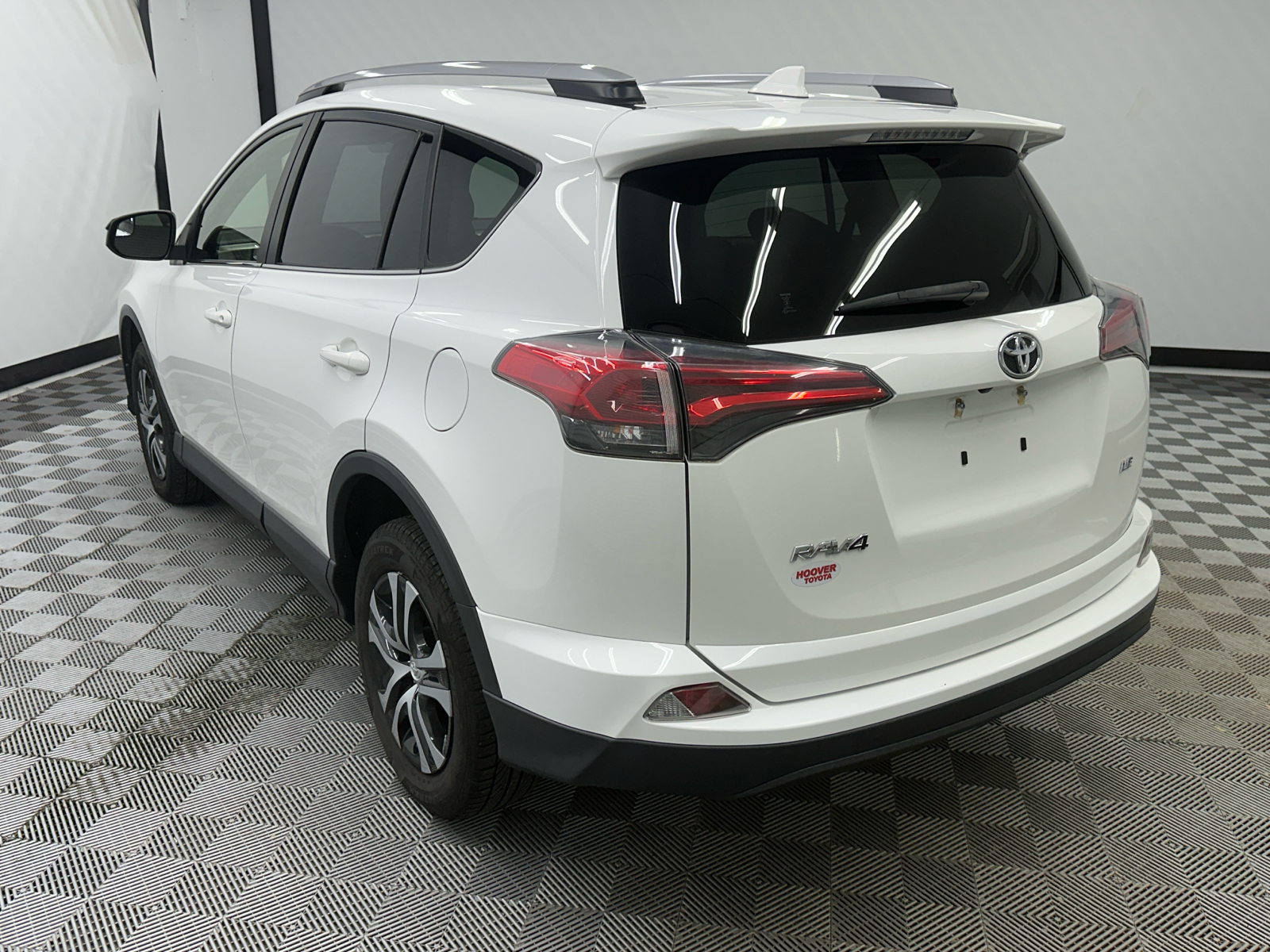 2018 Toyota RAV4 LE 3