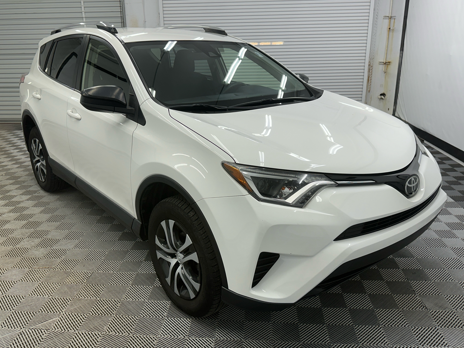 2018 Toyota RAV4 LE 7