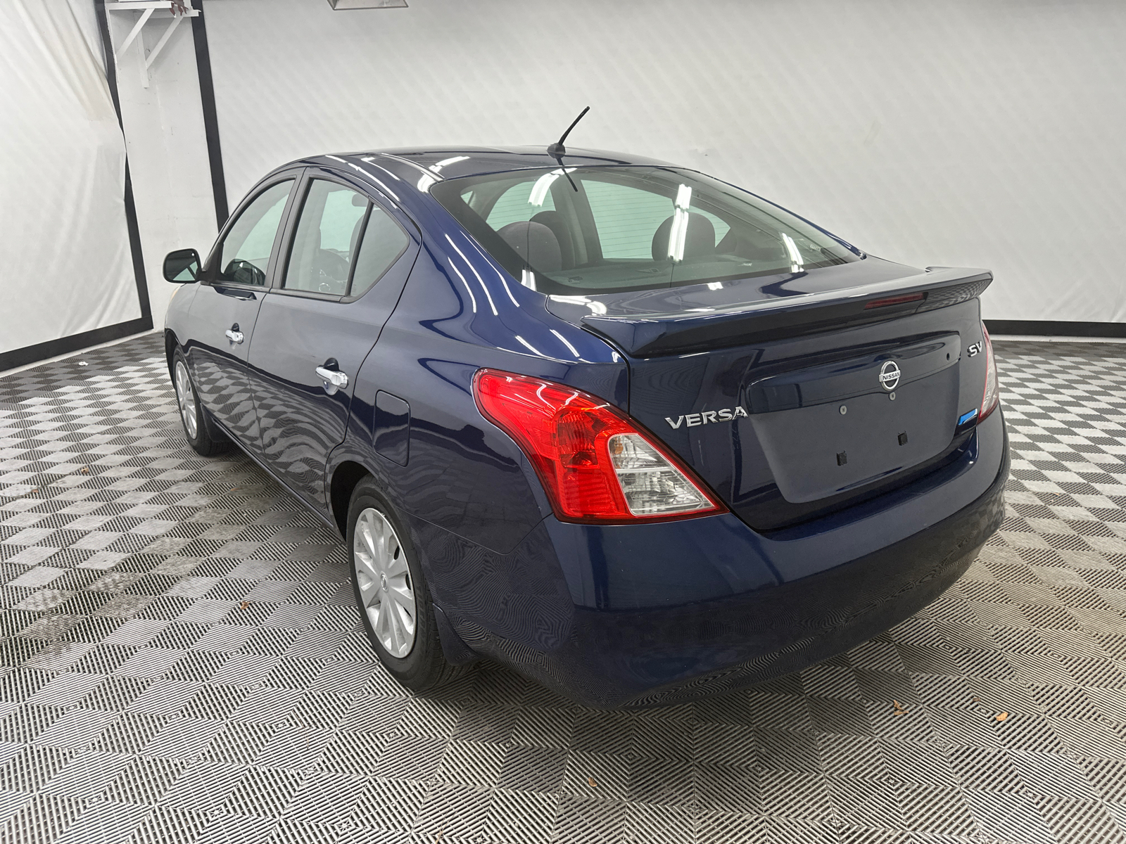 2013 Nissan Versa 1.6 SV 3