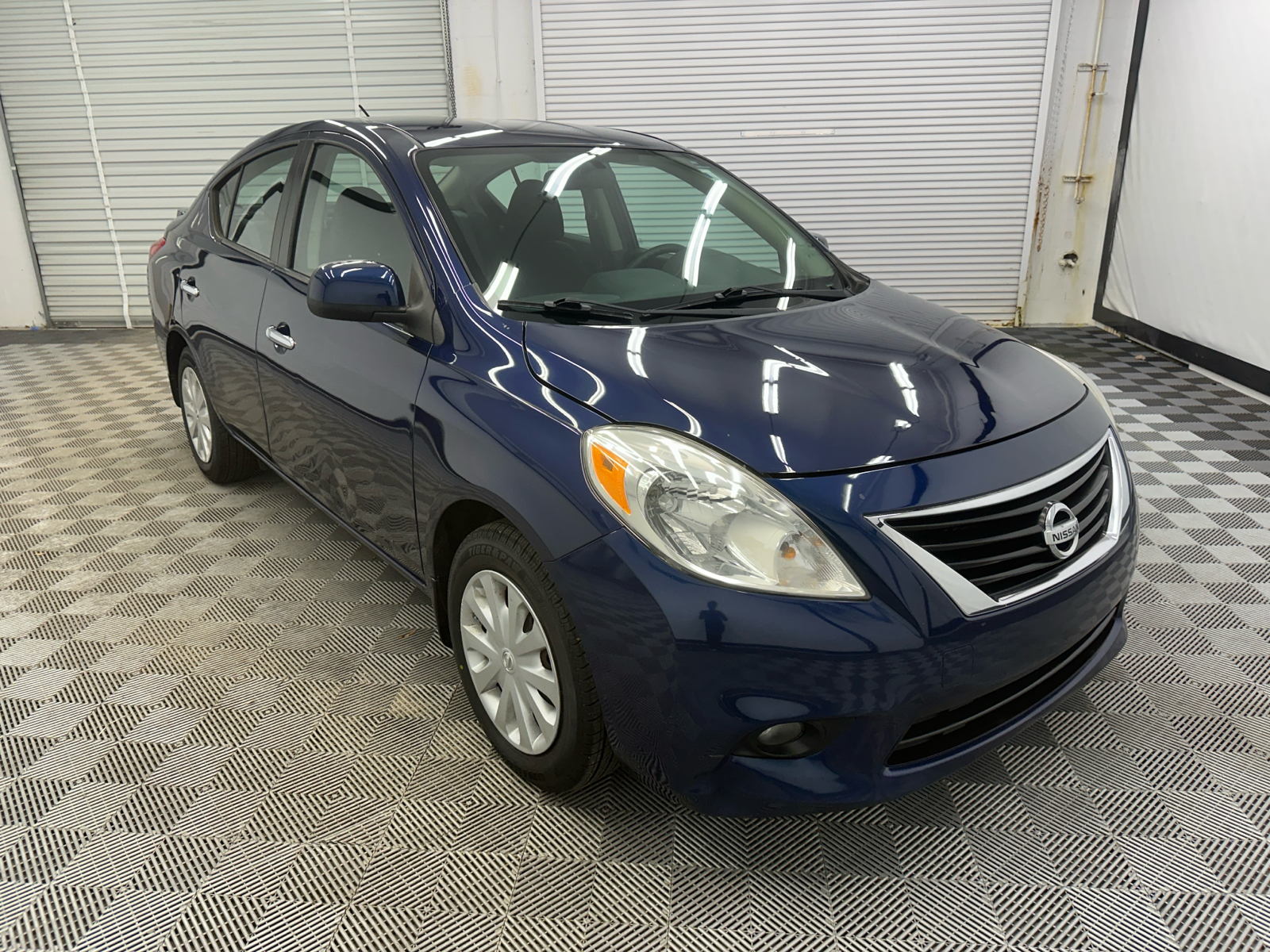 2013 Nissan Versa 1.6 SV 7