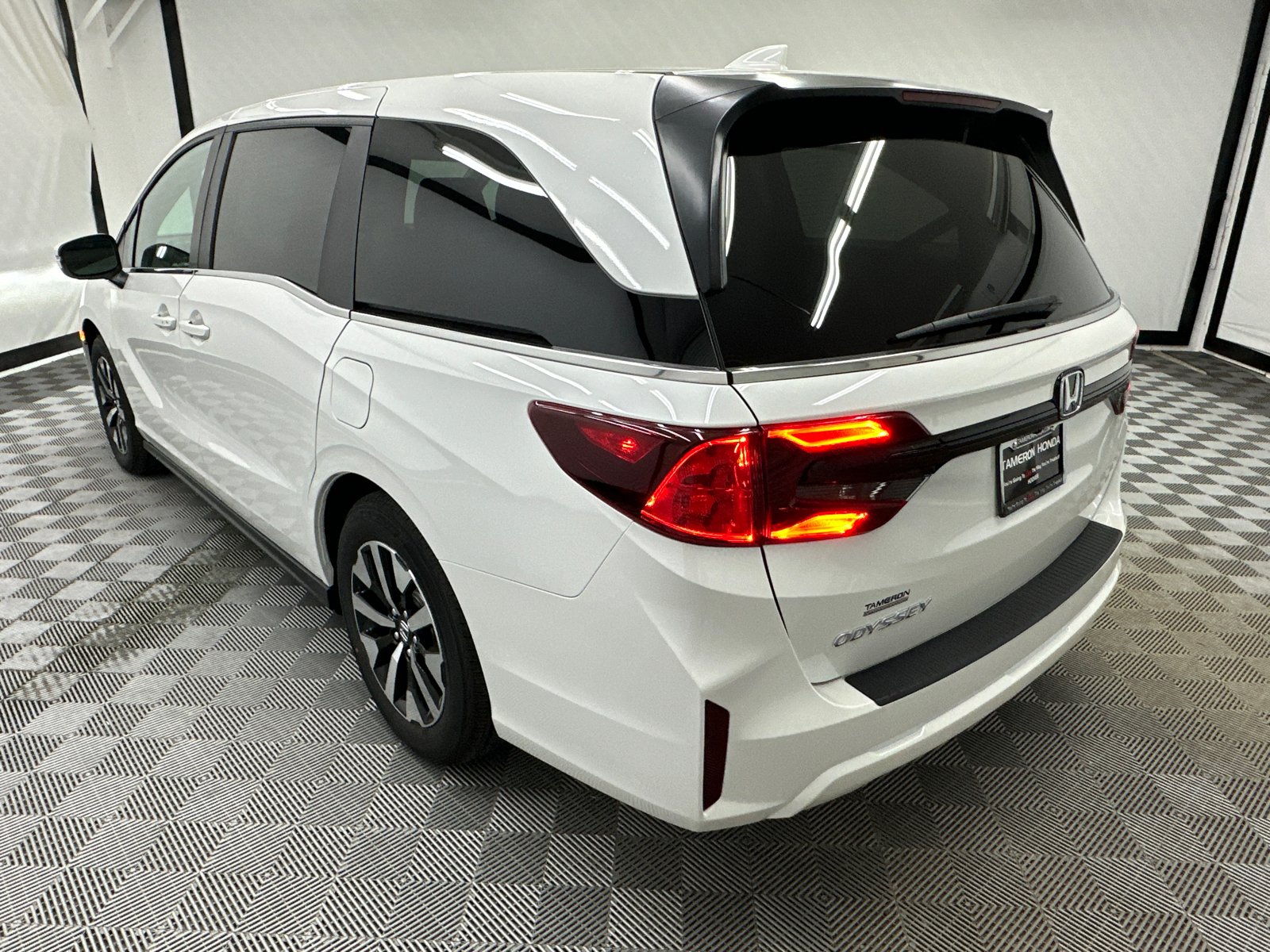 2025 Honda Odyssey EX-L 3