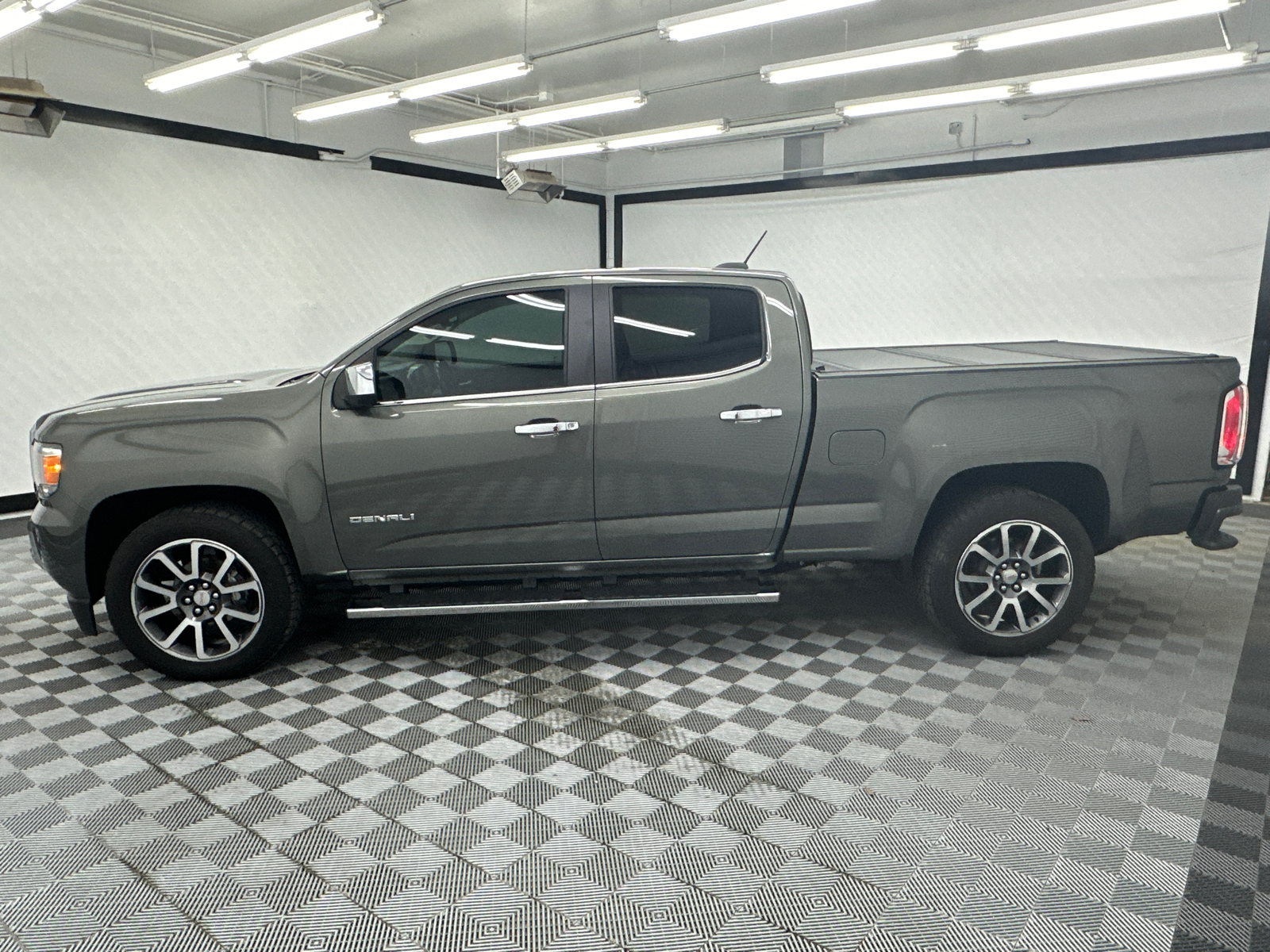 2018 GMC Canyon Denali 2