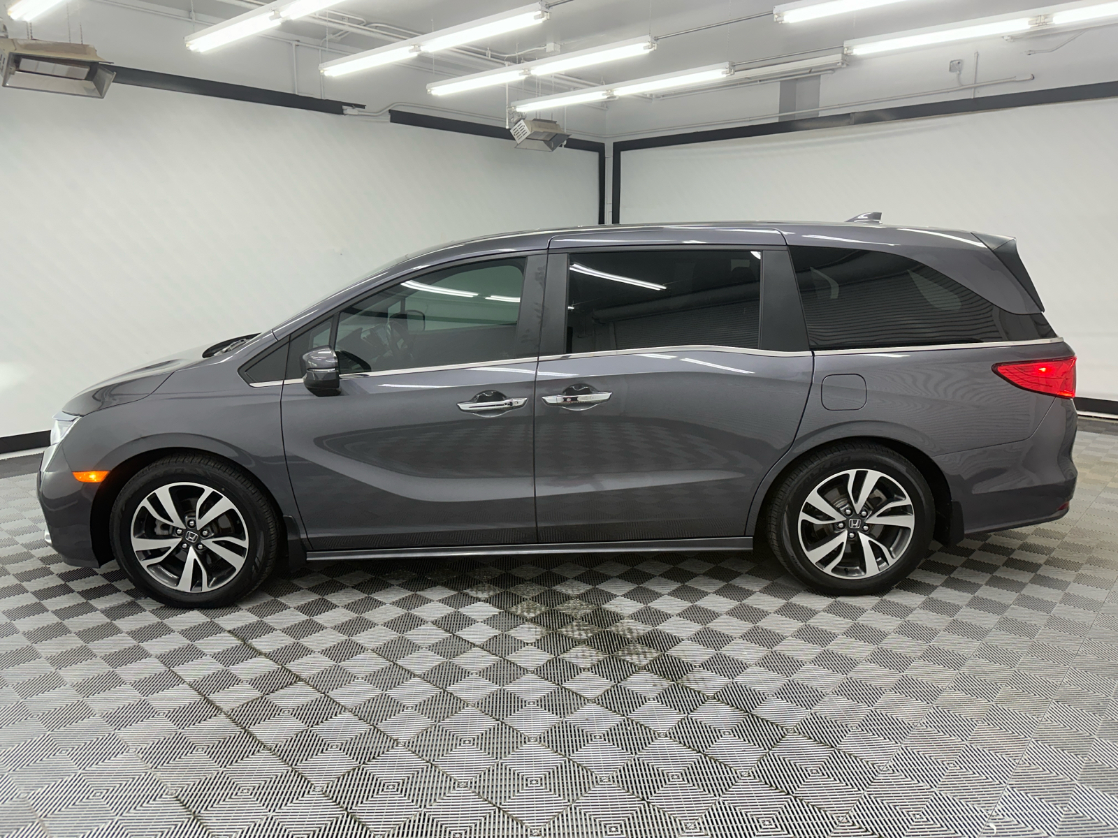 2022 Honda Odyssey Touring 2