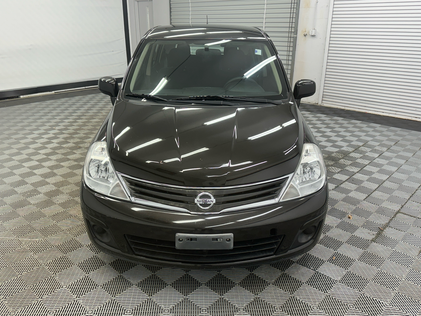 2011 Nissan Versa 1.8 S 8