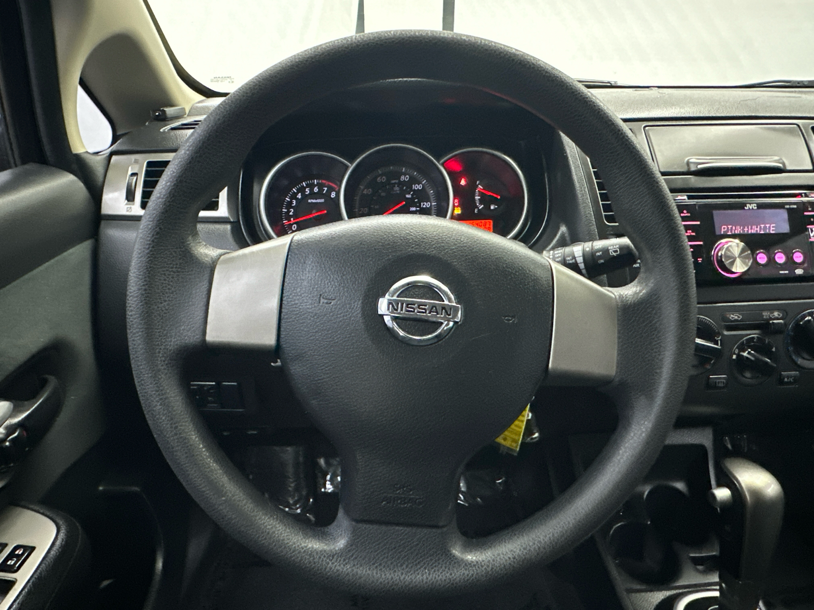 2011 Nissan Versa 1.8 S 23