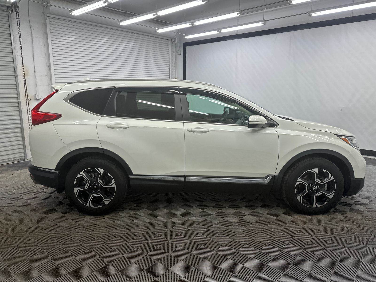 2017 Honda CR-V Touring 43