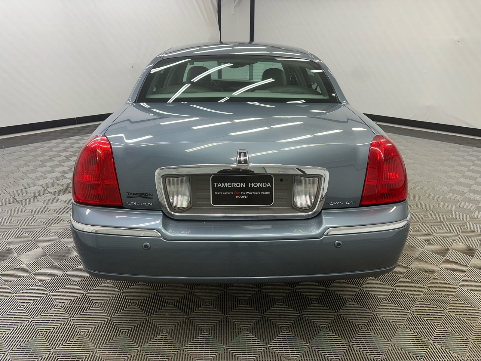 2004 Lincoln Town Car Signature 4