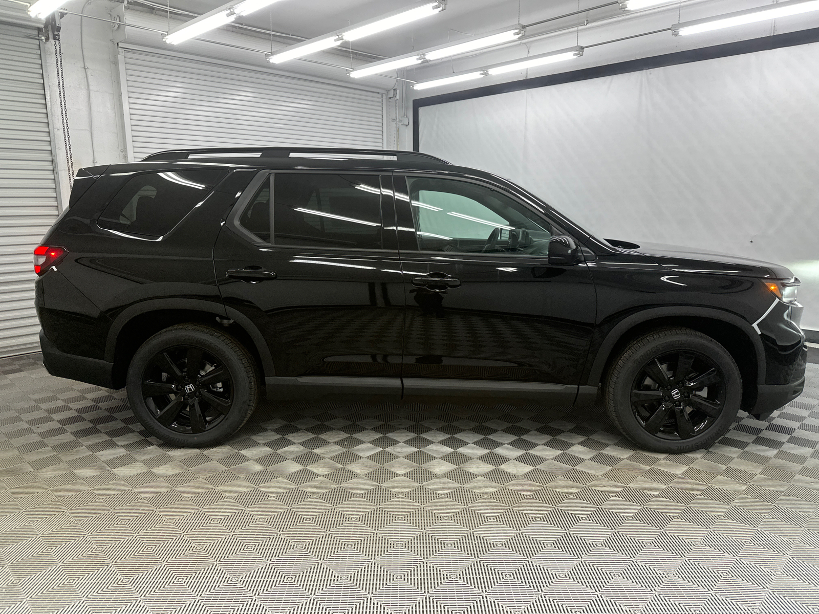 2025 Honda Pilot Black Edition 6