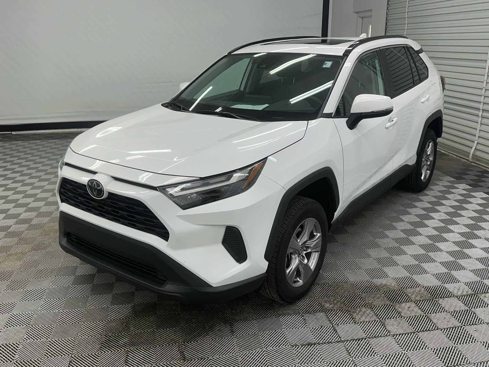 2022 Toyota RAV4 XLE 1