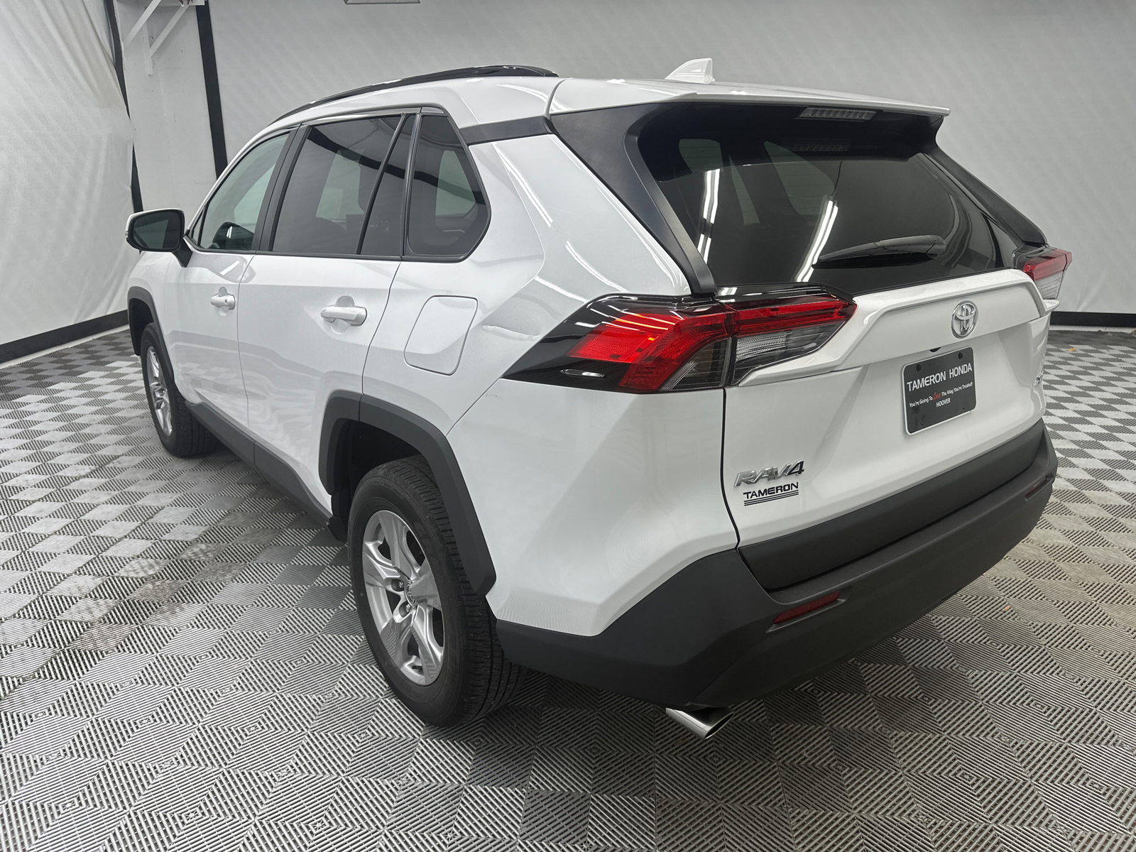 2022 Toyota RAV4 XLE 3