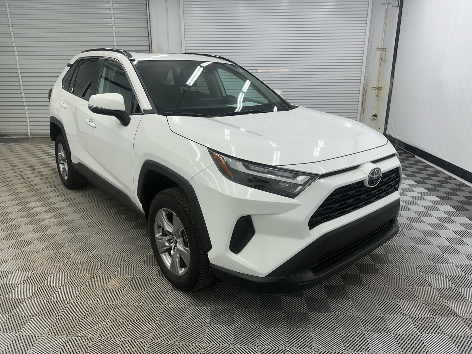 2022 Toyota RAV4 XLE 7