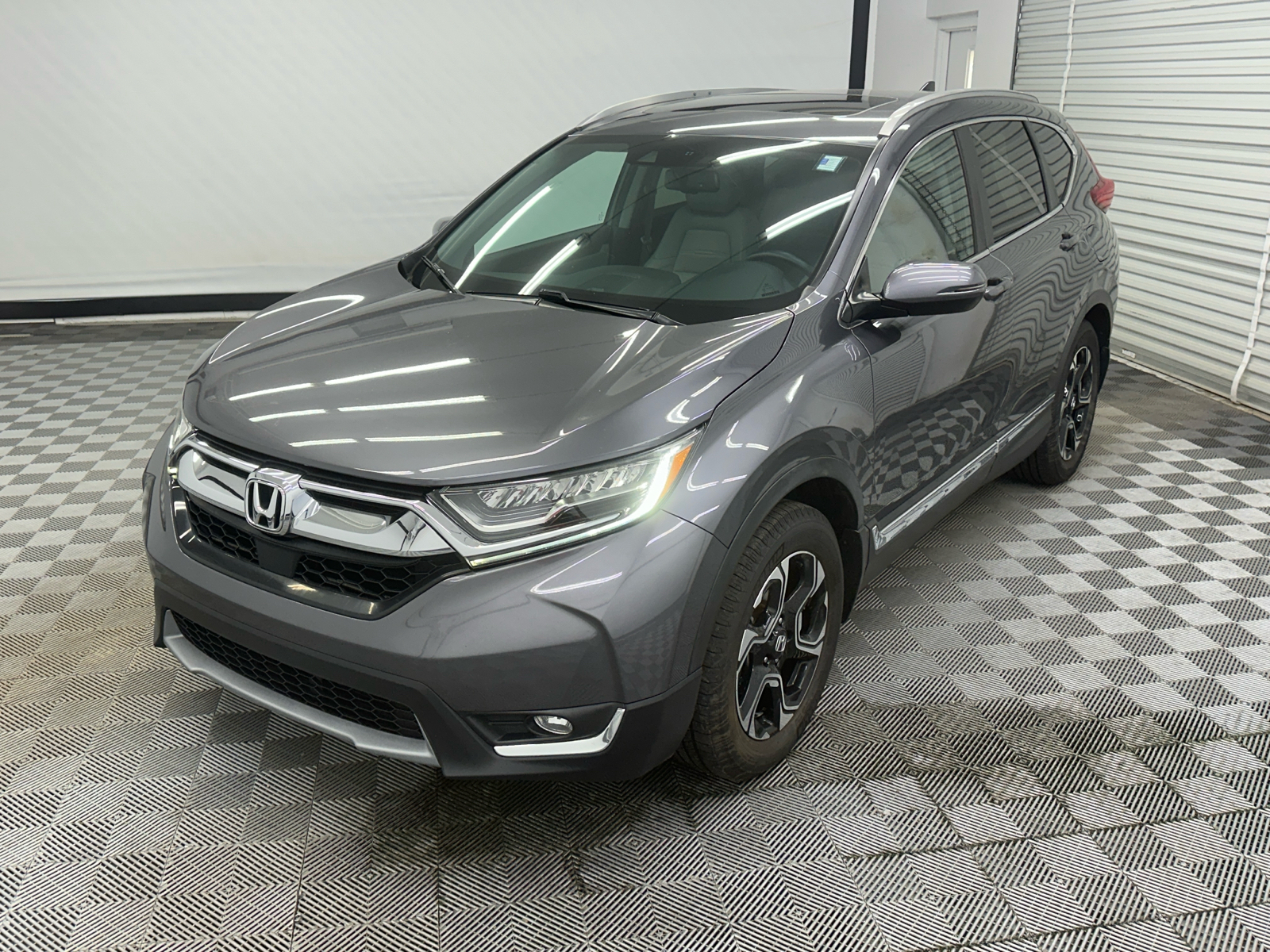 2017 Honda CR-V Touring 1