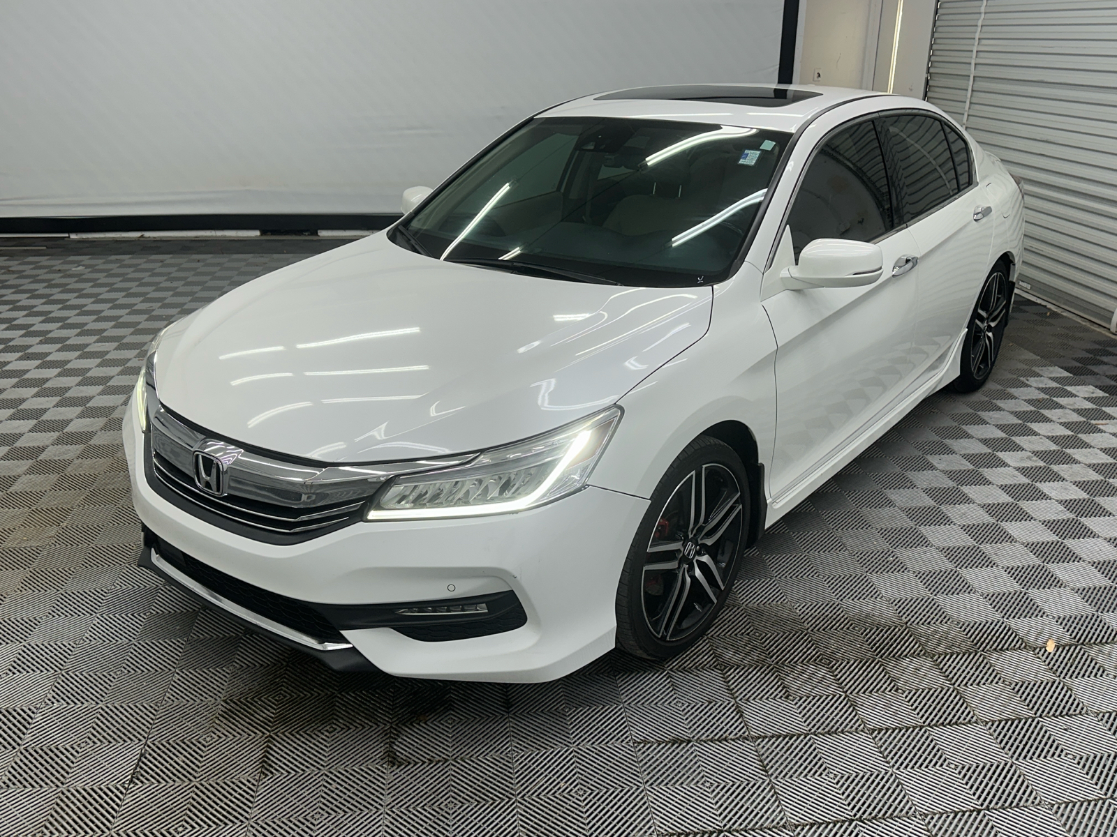 2017 Honda Accord Touring 1