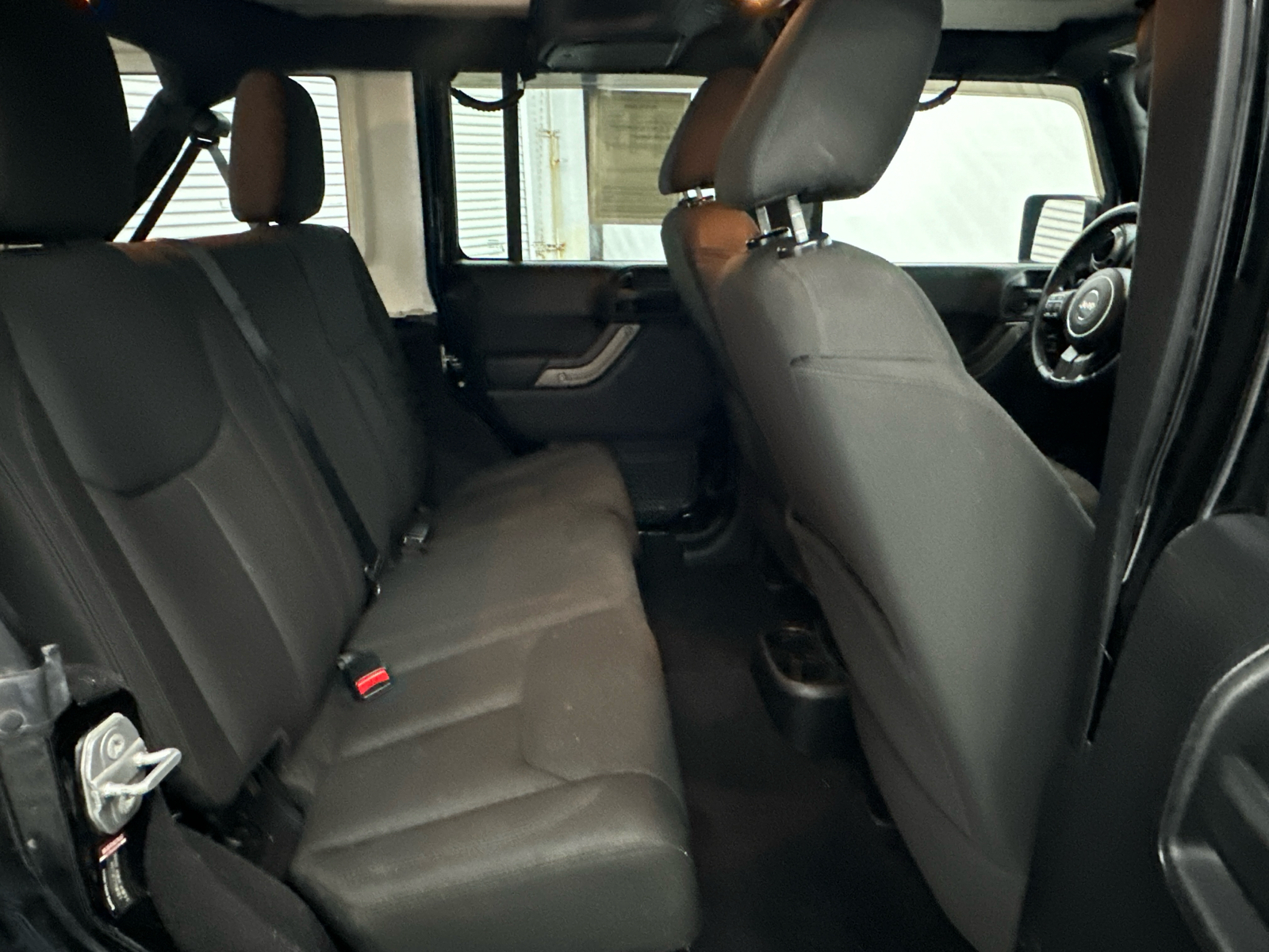 2015 Jeep Wrangler Unlimited Sport 15