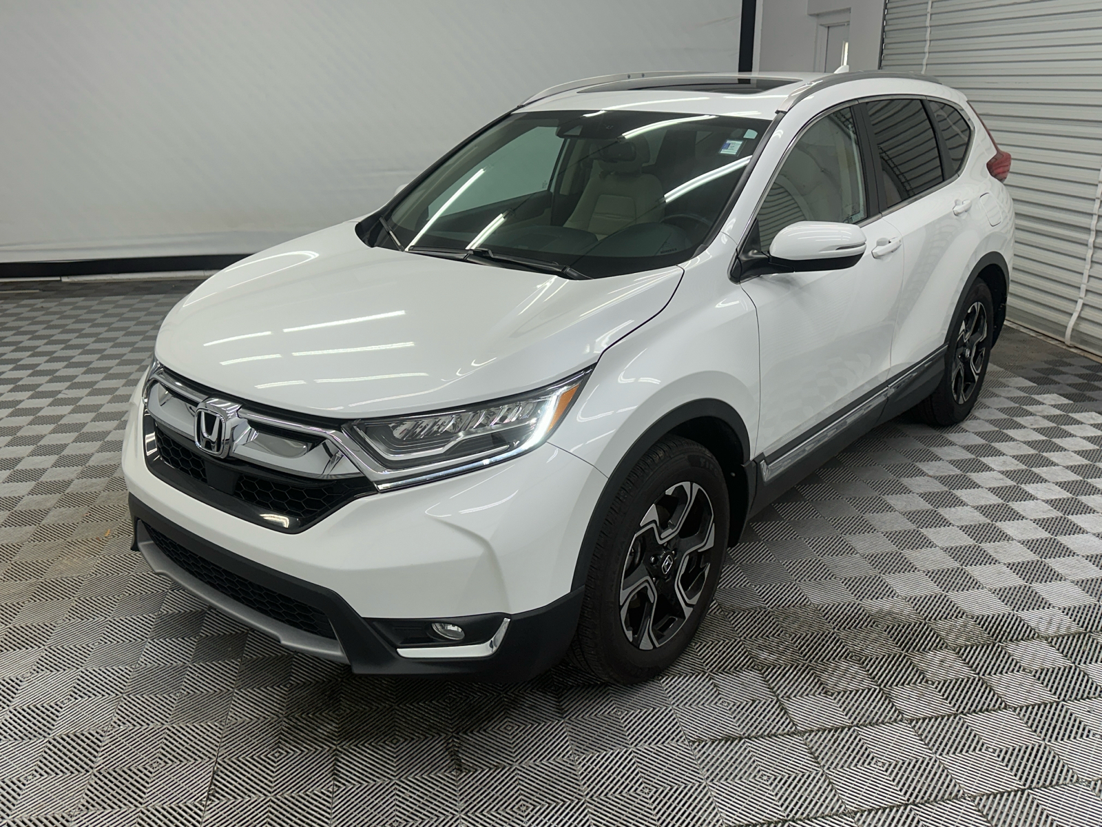 2019 Honda CR-V Touring 1