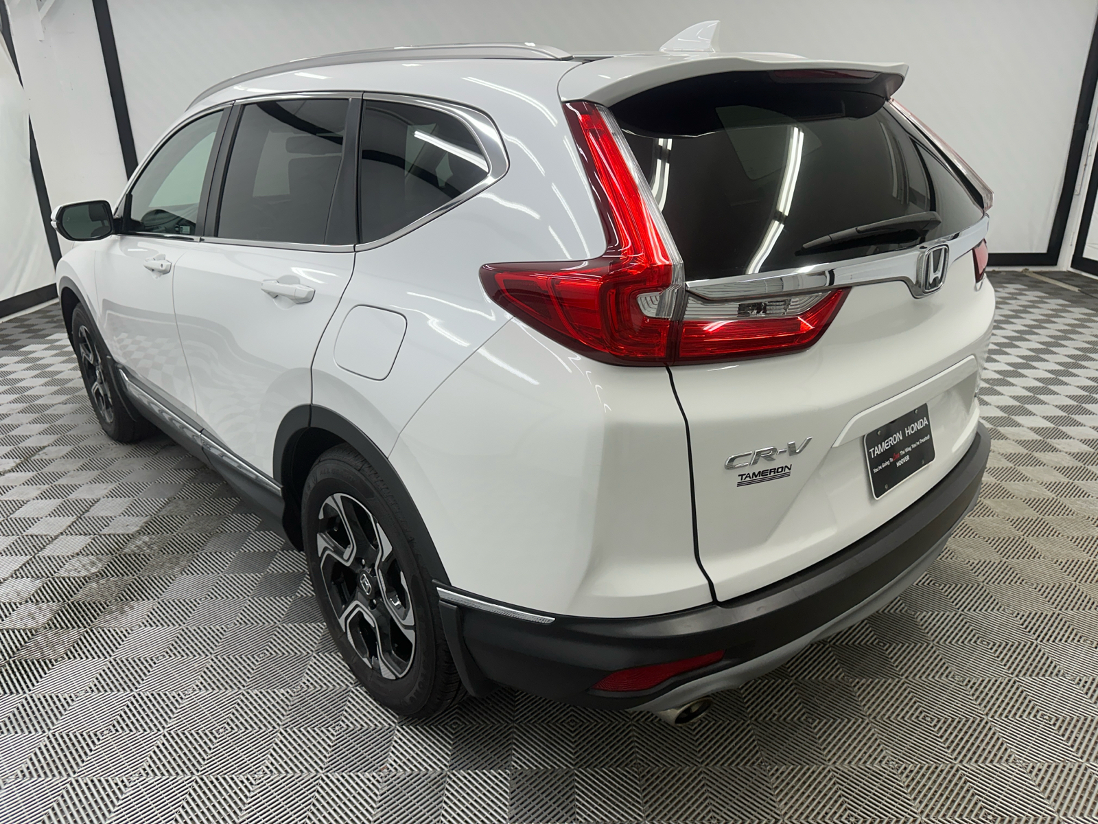 2019 Honda CR-V Touring 3