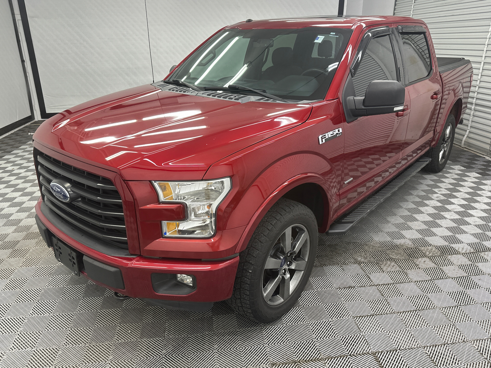 2016 Ford F-150 XLT 1