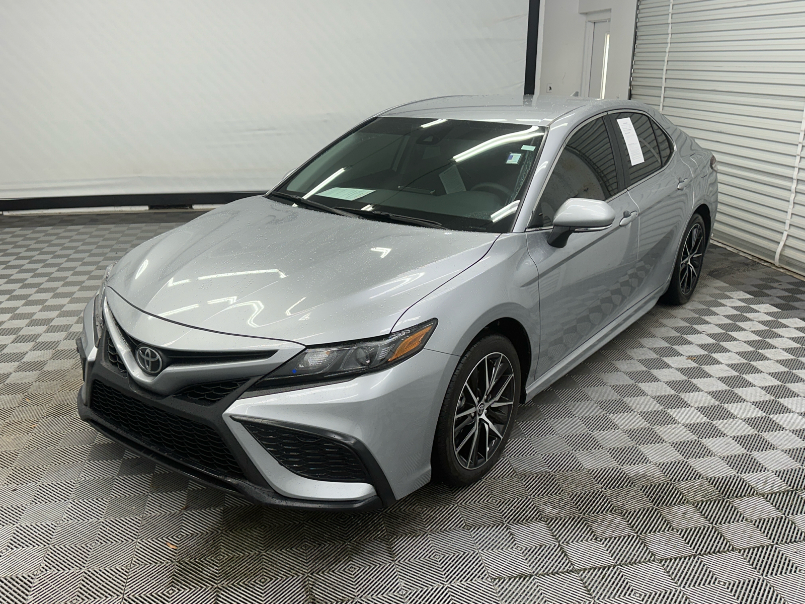 2024 Toyota Camry SE 1